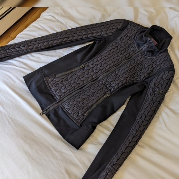 Zella Black Zip Textured Jacket - Picture 5 of 7